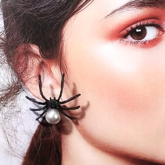 Spider Earrings Pearl Body Goth Emo Scene Halloween Creepy Scary Statement large - Picture 2 of 5